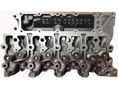 O cabeçote do motor Cummins 4BT é uma peça fundamental para o funcionamento do motor, responsável por diversas funções importantes. Para entender melhor, vamos explorar alguns aspectos cruciais: