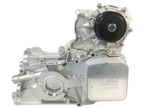 A bomba de óleo do motor Cummins ISF 2.8 é um componente vital do sistema de lubrificação. Sua principal função é bombear o óleo do cárter e circulá-lo sob pressão por todo o motor, garantindo a lubrificação adequada de todos os componentes móveis, como pistões, bielas, virabrequim, comando de válvulas e turbina. Essa lubrificação é essencial para reduzir o atrito, dissipar o calor e remover partículas de desgaste, prolongando a vida útil do motor.