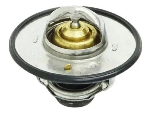 A Válvula e Carcaça Termostática Cummins 3967195 são peças essenciais para o sistema de arrefecimento do motor Cummins ISB. A válvula termostática regula a temperatura do motor, garantindo o seu funcionamento eficiente e evitando o superaquecimento. Já a carcaça termostática tem a função de abrigar a válvula, protegendo-a e permitindo seu correto funcionamento.