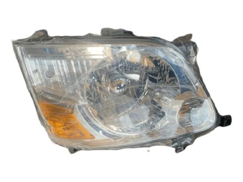 O Farol Foton Aumark 3.5 12V LE FOTON é essencial para garantir a segurança e visibilidade durante suas viagens. Com design moderno e eficiente, este farol foi especialmente desenvolvido para se encaixar perfeitamente no seu Foton Aumark 3.5, proporcionando iluminação de qualidade e durabilidade.