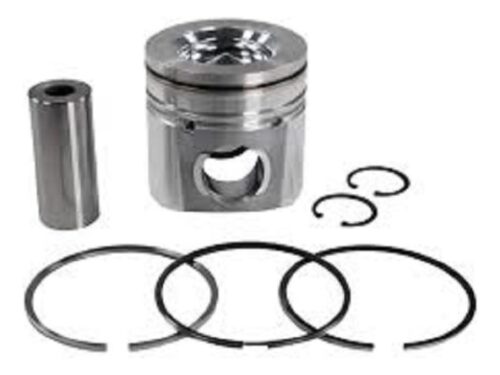Para o motor Cummins 6CT 8.3, o conjunto de pistão, anéis, pino e travas é um kit vital para a montagem e o funcionamento do motor. Esses componentes trabalham em conjunto dentro do cilindro para converter a energia da combustão em movimento mecânico.